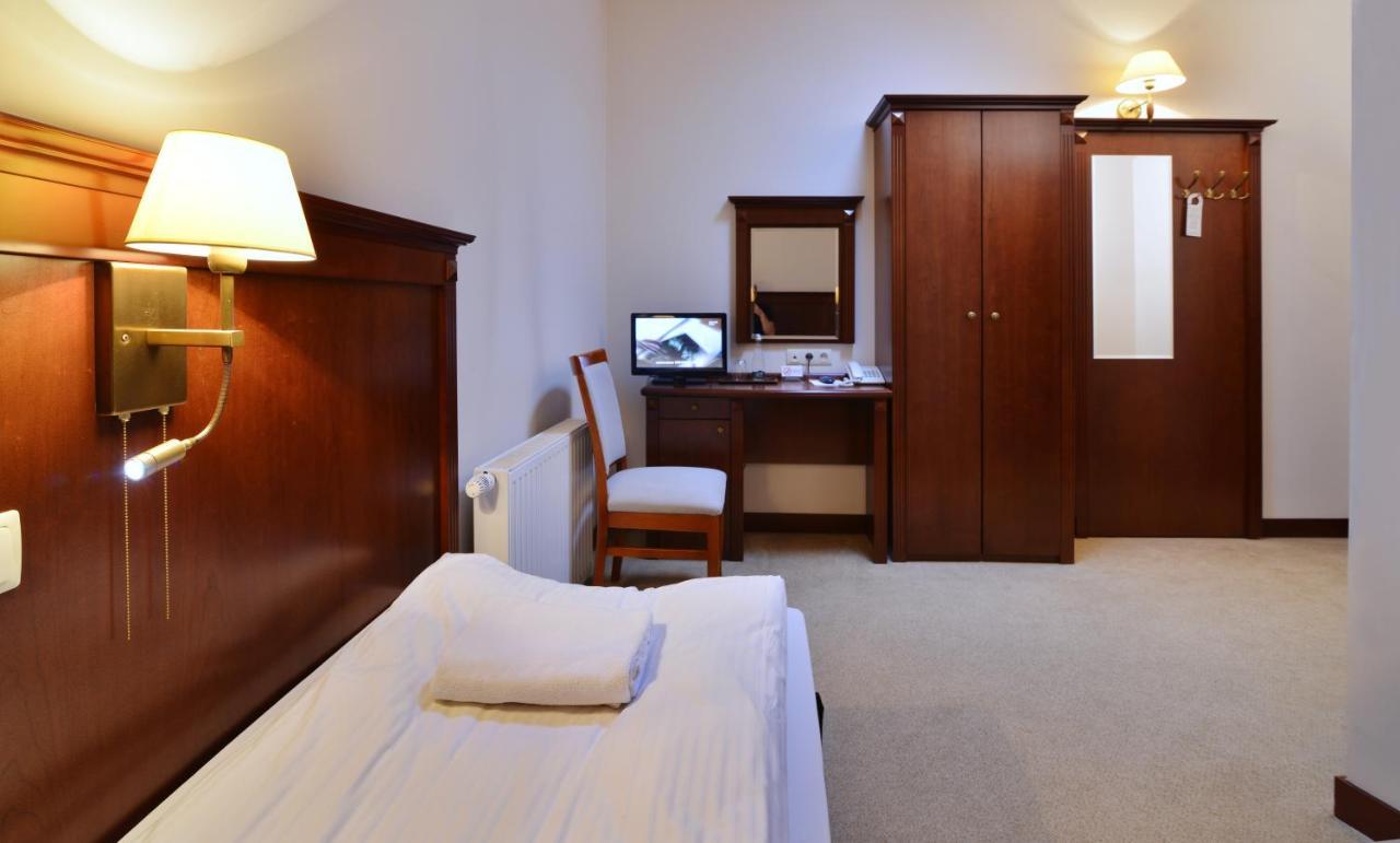 Hotel Ulubiony 科斯琴 外观 照片