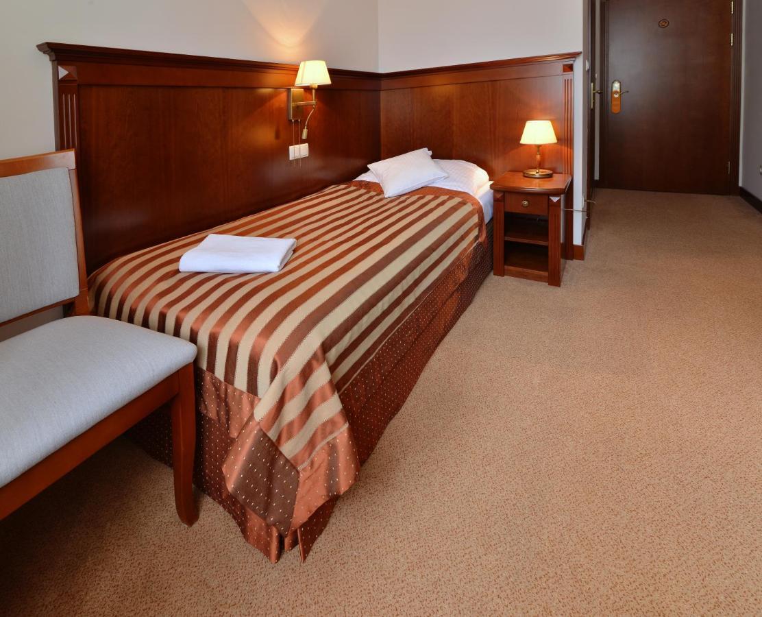 Hotel Ulubiony 科斯琴 外观 照片