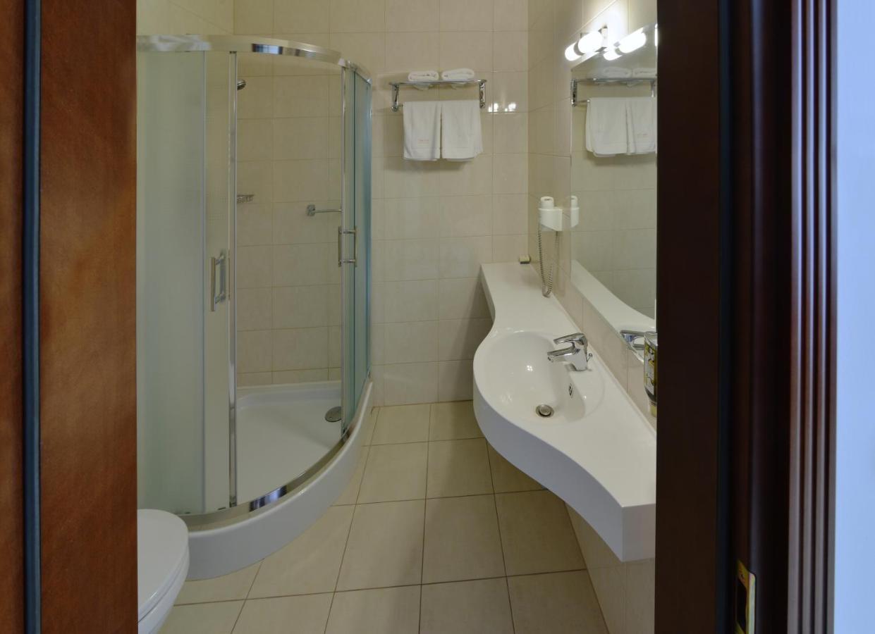Hotel Ulubiony 科斯琴 外观 照片